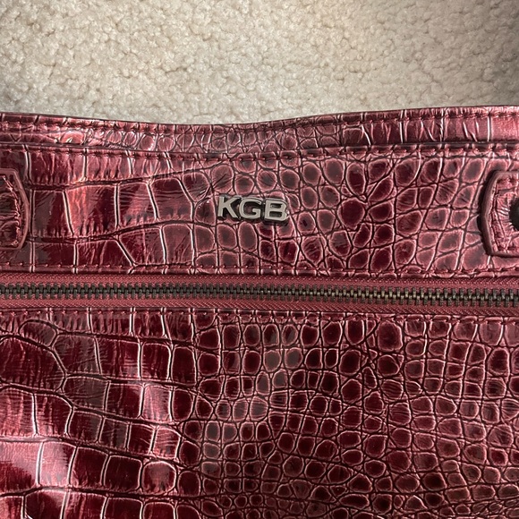 Red, metallic, faux croc tote. - Picture 4 of 4